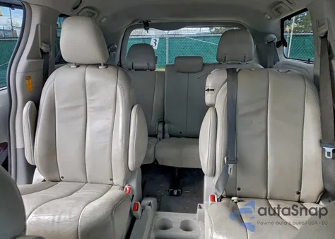 2014 Toyota Sienna Xle z USA, uszkodzony, nr VIN 5TDYK3DC6ES408882